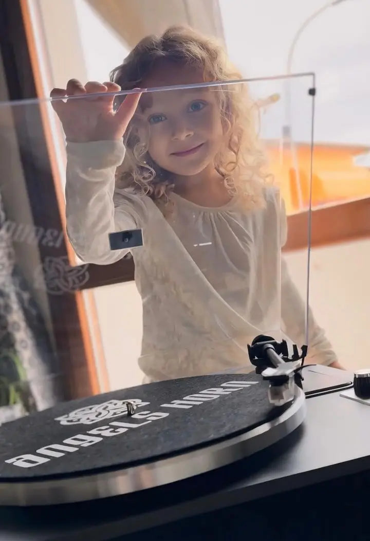 Bringing-Musical-Joy-to-Children-The-Angels-Horn-Record-Player AngelsHorn